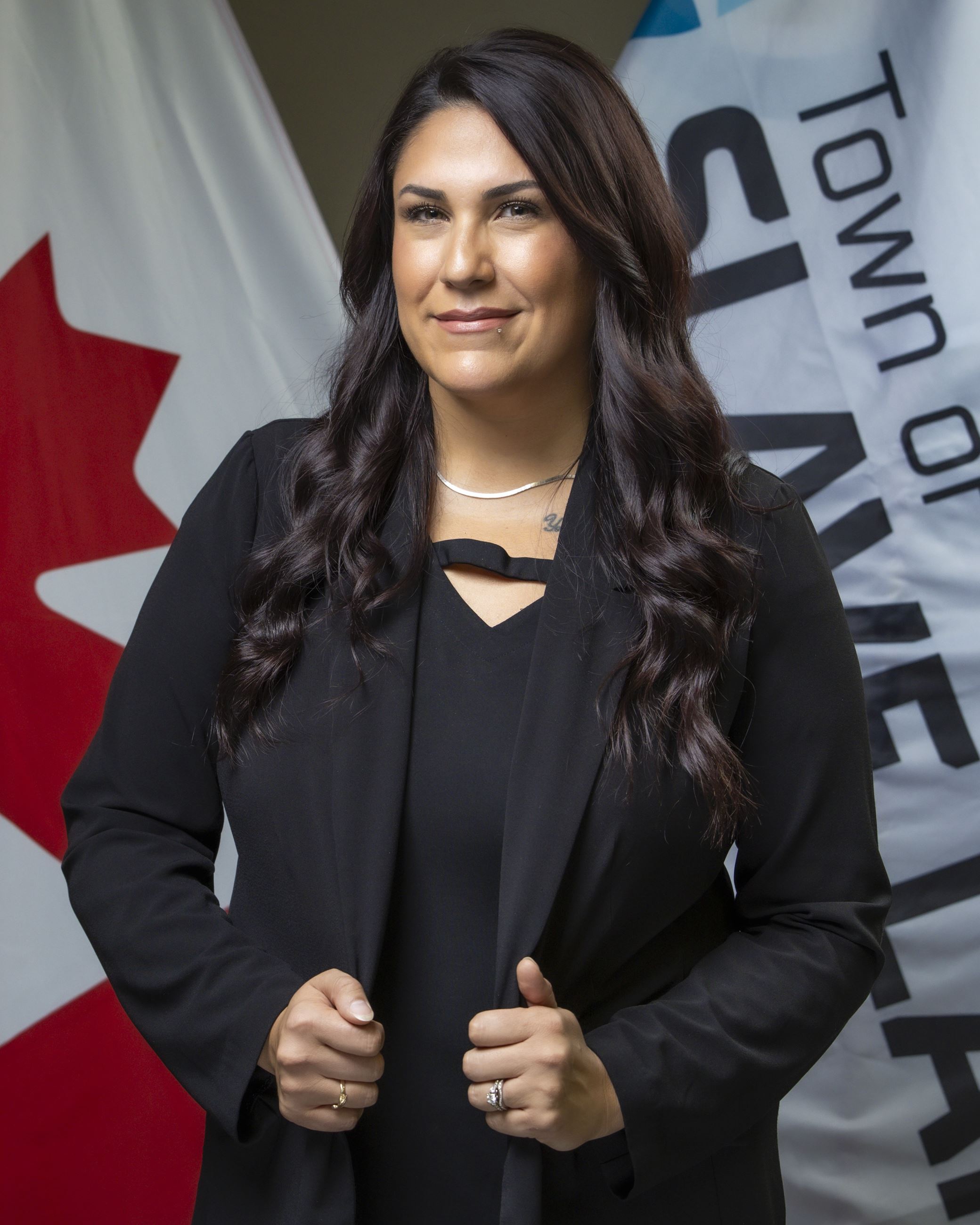 Apryl Headshot edited